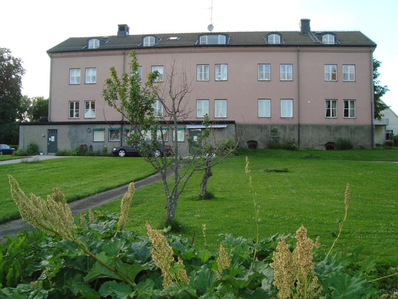 Christinas Gaestgifveri B&B Ervalla Extérieur photo